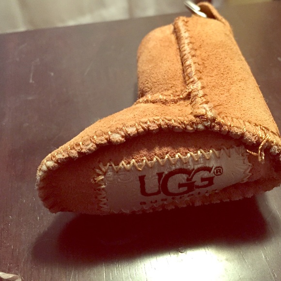 UGG KEYCHAIN