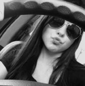 Meet your Posher, Chloe