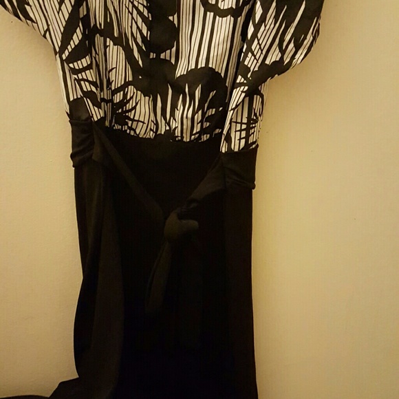 Mini dress - Picture 2 of 2