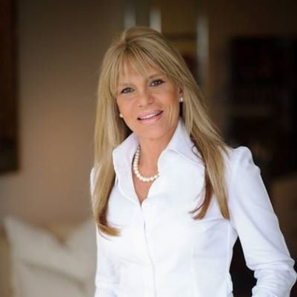 Meet your Posher, Claudia