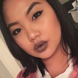 Meet your Posher, Rena