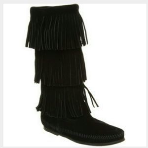 Black fringe boots