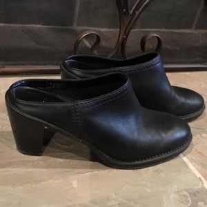 Aerosoles clog or mule shoe 7 1/2, leather upper