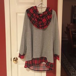 Tunic light-weight sweater.