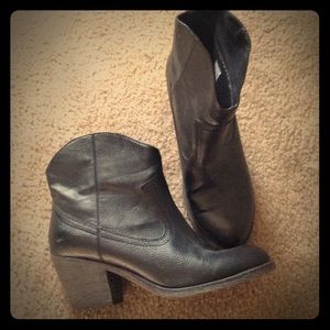 Black Ankle booties (cowboy style)