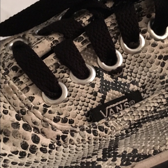 Vans authentic white snake skin 🐍