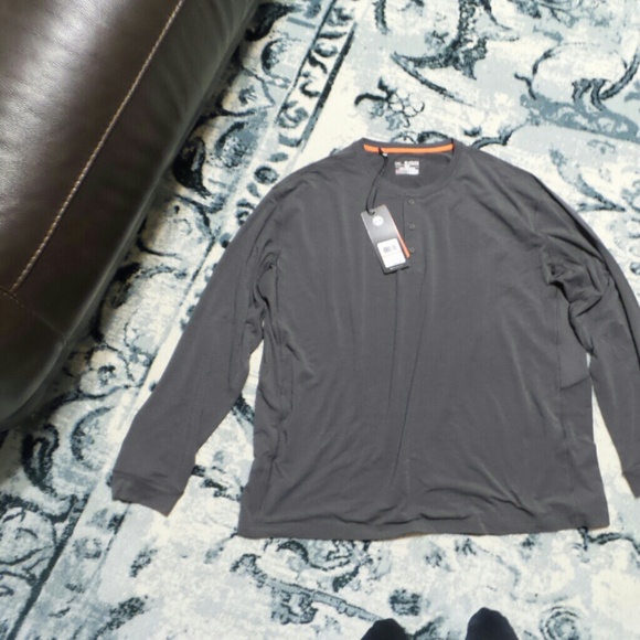 Under Armour shirt (MENS)