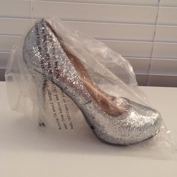 Michael Antonio Love Me Pumps size 7.5