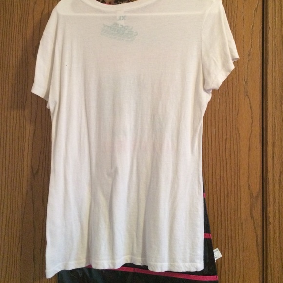 Tshirt - Picture 2 of 3