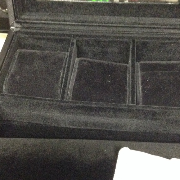 Watch case - Picture 2 of 3