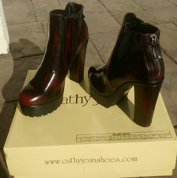****SOLD*****Cathy jeans boots
