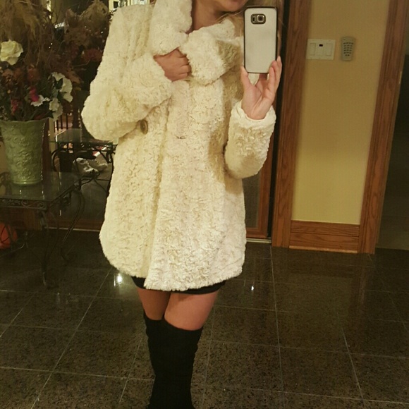 Cream coat!!! - Picture 2 of 2