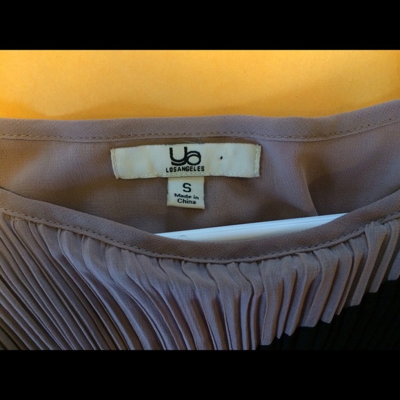 Ya Blouse - Picture 2 of 2