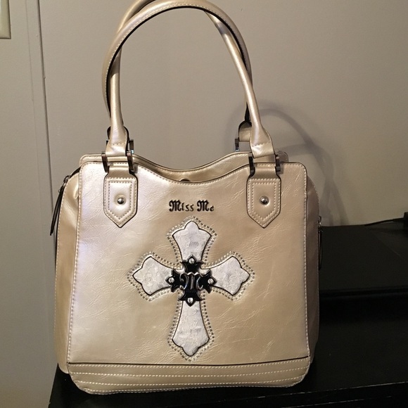 Gorgeous Miss Me Purse with cross on the front
