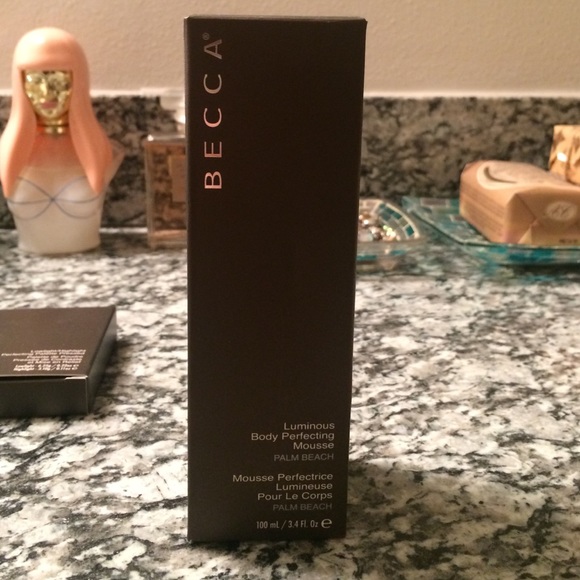 BECCA Cosmetics Luminous Body Perfecting Mousse