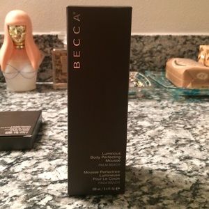 BECCA Cosmetics Luminous Body Perfecting Mousse