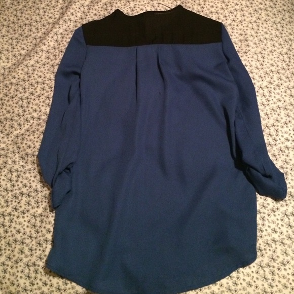 Blouse - Picture 2 of 2