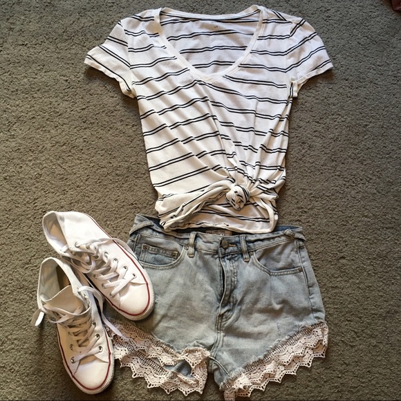 BDG Striped V-neck T-shirt