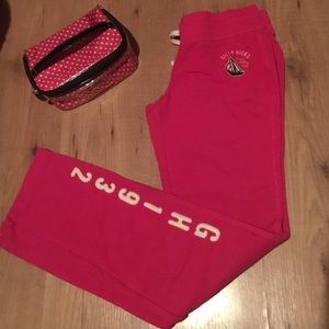 Gilly Hicks sweat pants👟