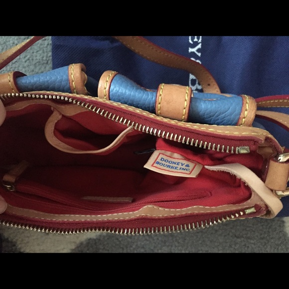 Dooney & Bourke small purse - Picture 3 of 3