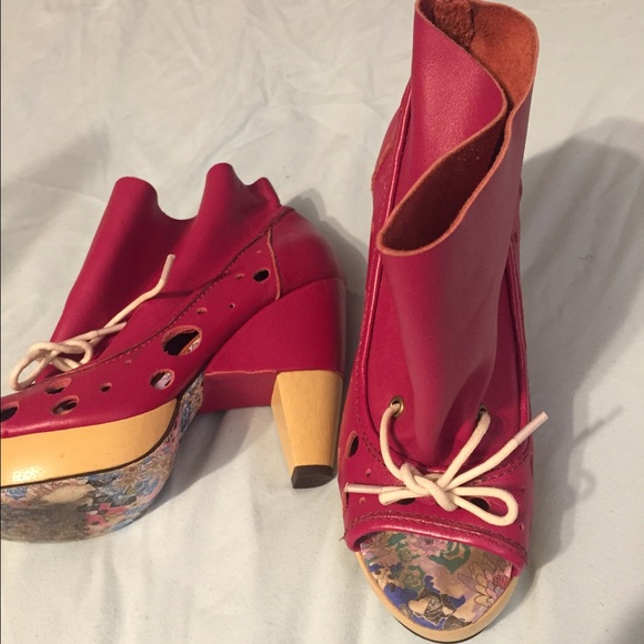Pinkish/Red Unique Heels