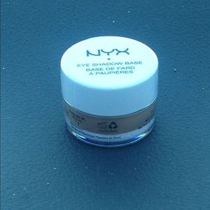 NYX eyeshadow base