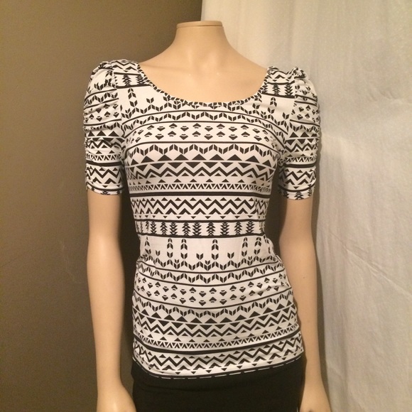 Forever 21 Tops - Black and White Tribal Print Tee