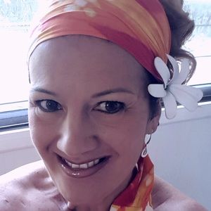 Meet your Posher, Holau