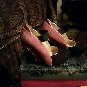 Multicolor Pink Maroon and Black Gold