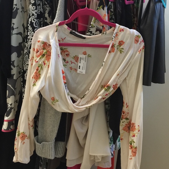 Floral long sleeve crop top. Great for COACHELLA!