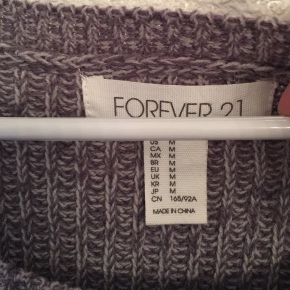 FOREVER 21 - Picture 3 of 3