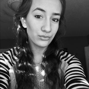 Meet your Posher, Abigail