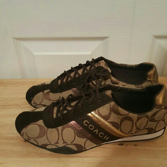 Shoes - Picture 2 of 4