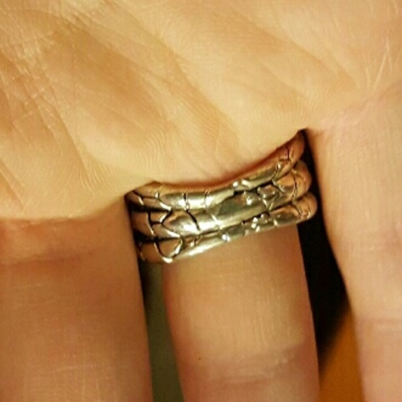 Ring - Picture 2 of 3
