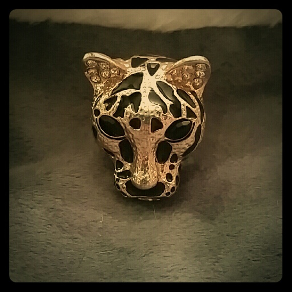 Jaguar ring