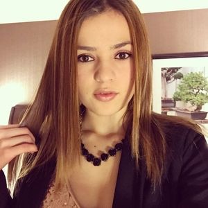 Meet your Posher, Valentina