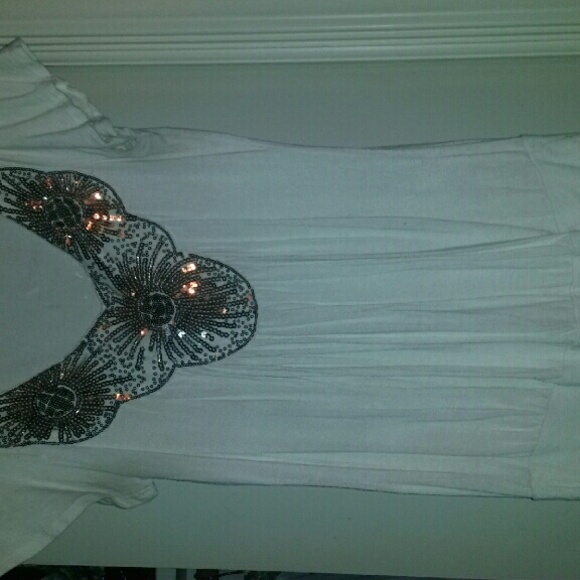 ❌SOLD❌Short sleeve top with sequins