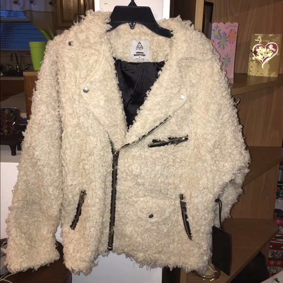 UNIF Jacket - Picture 2 of 3