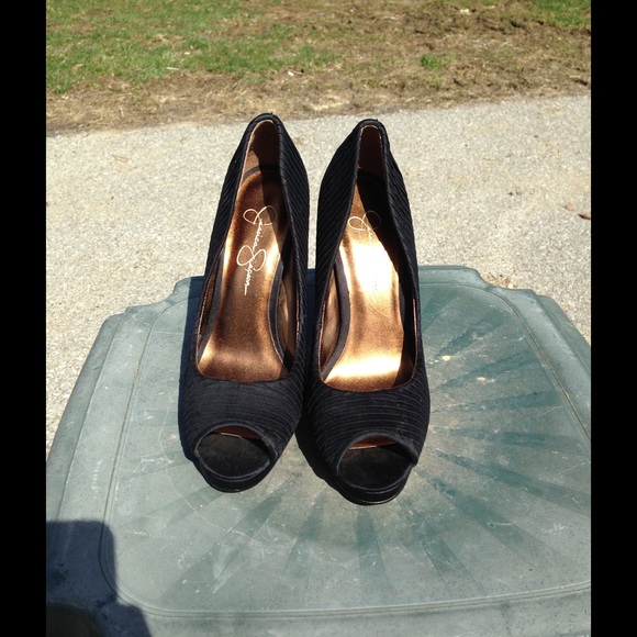 Black Jessica Simpson Heels - Picture 1 of 3