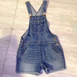 American Engle overall shorts never before worn!!!