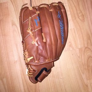 Mizuno Softball Glove