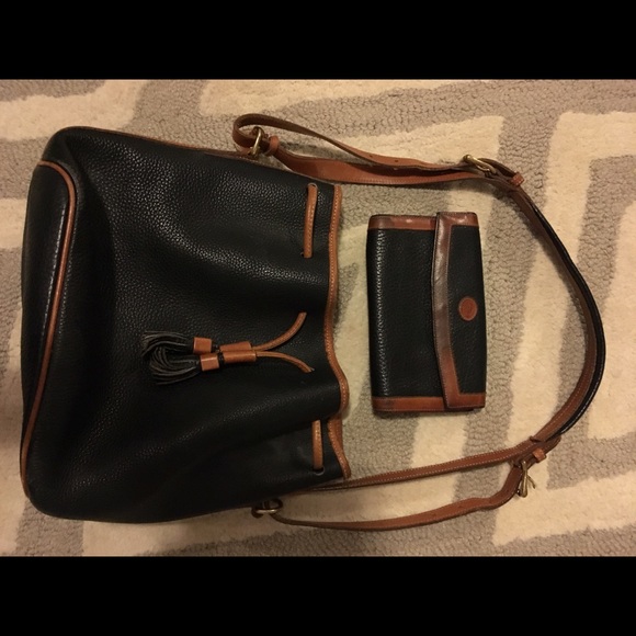 Vintage Dooney & Bourke all weather leather purse