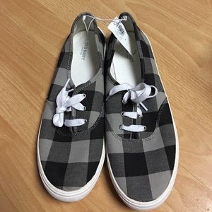 Old navy plaid shoes