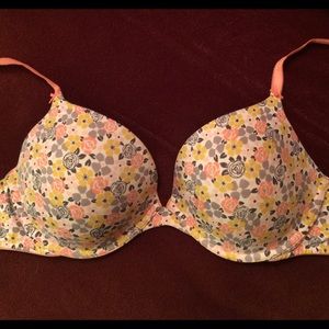 Victoria's Sceret | Pink, Flowery Push-up Bra