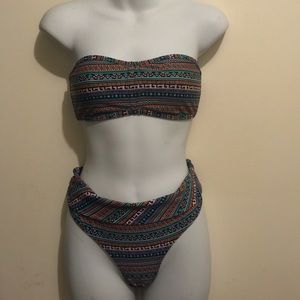 Kirra bikini top and bottom Sz Medium & large