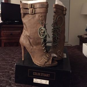 2 day Sale💥Taupe Lace up peep toe boots