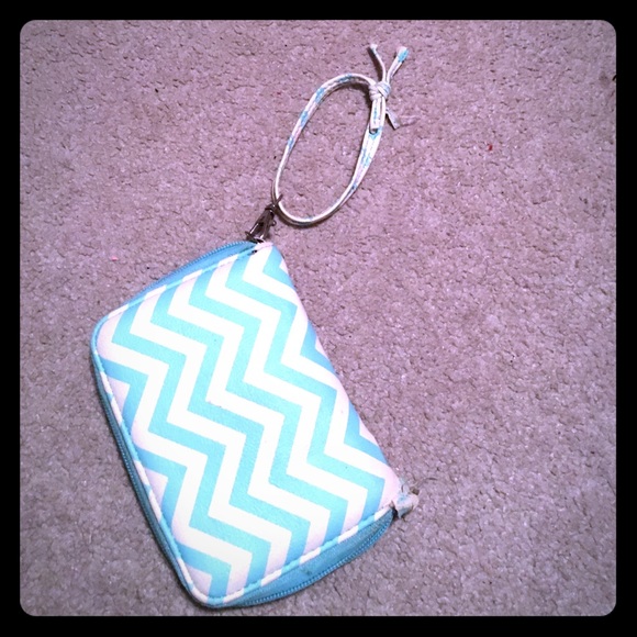 Patterned wristlet
