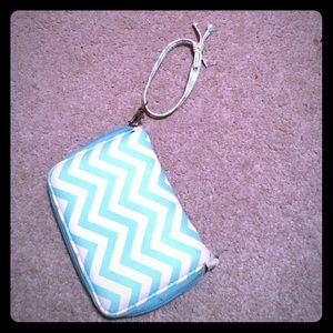 Patterned wristlet