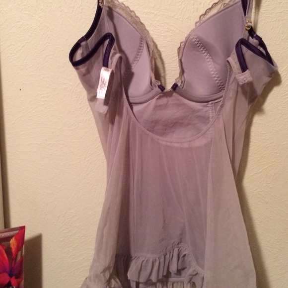 Lingerie - Picture 2 of 3