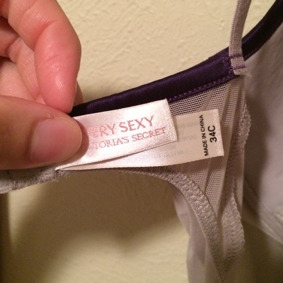 Lingerie - Picture 3 of 3